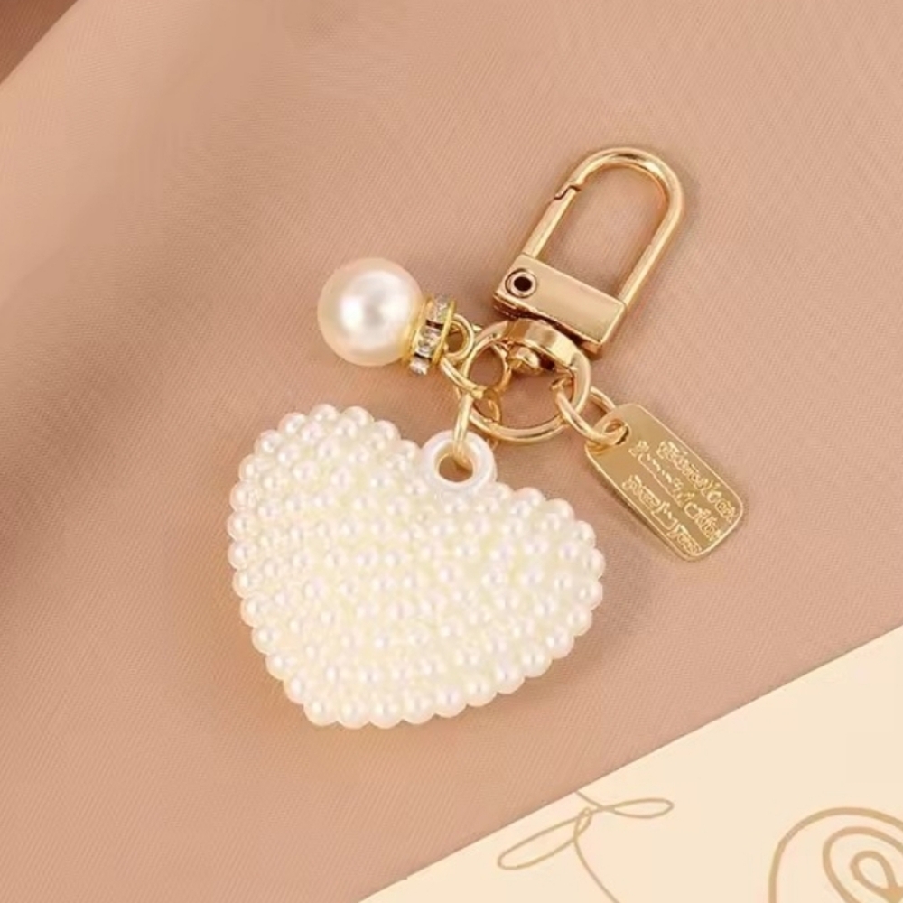 Elegant Heart Pearl Keychain, Bag Charm, Pendant, Car Key Accesories Valentines - Picture 3 of 6